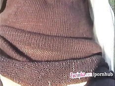 Девушка эксгибиционистка раздевается в разных людных местах