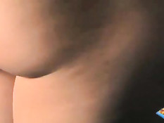 Порнозвезда Brandi Love позирует под музыку и делает минет