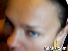 Парень занимается сексом на кухне с девушкой в переднике