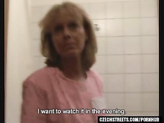 Чешская женщина Мартина пришла к парню и сделала минет