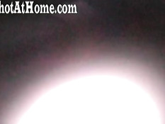 Жена в чёрном белье занимается анальным сексом при свете фонаря