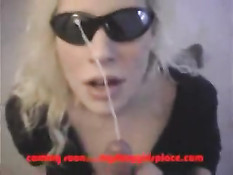 Жёсткие эякуляции парней на милых девушек под рок музыку