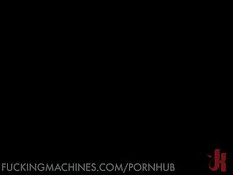 18-летних девок изощрённо ебут при помощи секс машинок