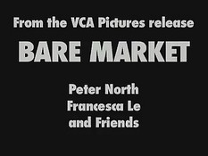 Женщины в масках наблюдают за сексом Франчески Ле и Питера Норта