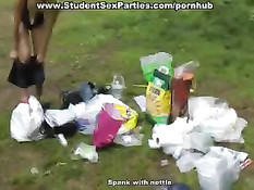 Три сексуальные девушки выебаны в лесу лысым чёрным парнем