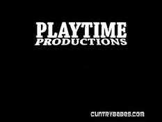 Старый дед оттрахал девчонку фаллоимитатором и своим членом