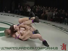 Первый матч в 2011 году в Лиге женской обнажённой борьбы