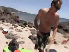 Али познакомилась с парнем на пляже и согласилась встретиться