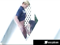 Сексуальная пара устроила на веранде секс шоу для соседки