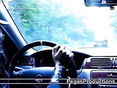 Полицейская лесбиянка остановила женщину водителя и оттрахала