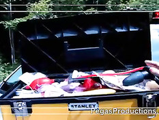 Полицейская лесбиянка остановила женщину водителя и оттрахала