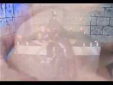 Секс с рыжей девкой в туфлях на шпильках и в латексном белье