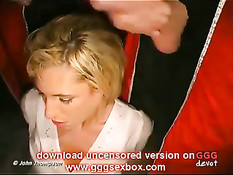 Блондинка с глубокой глоткой делает солдатам минет и лижет яйца