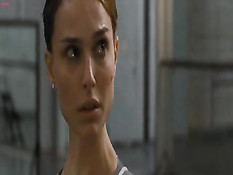 Возбуждённая Натали Портман занимается лесбийским сексом