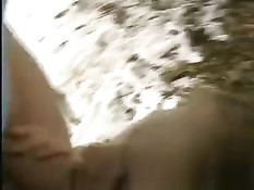 18-летняя немка делает минет и трахается с парнем в зимнем лесу