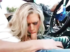 Парень снял на улице девку и трахал её в машине и на лестнице