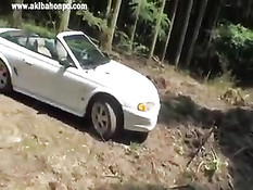 Японская молодёжь отправившись на барбекю устроила там оргию