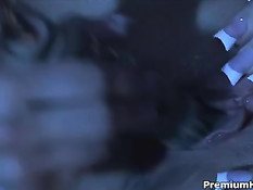 Брюнетка вылизывает промежность своей светловолосой подруге