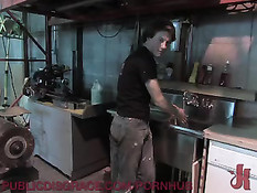 Закованную в кандалы девушку водят по районам города и трахают