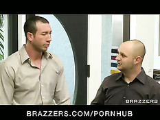 Грудастая жена Shyla Stylez трахается анально а муженёк смотрит