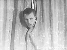 Порно 1950-х годов - домохозяйка пришла домой и мастурбирует