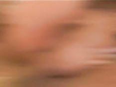 Похотливая брюнетка в сетчатом наряде трахнулась с двумя парнями