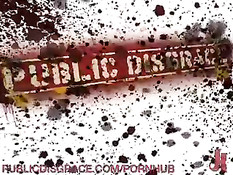 Связанная девушка выполняла все сексуальные прихоти толпы