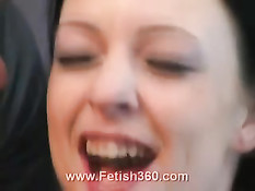 Тони привязали к столу и отхлестали плетью по возбуждённой киске