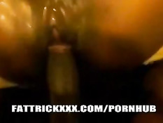 Интересная чёрная девушка громко кричит и бурно кончает на парня