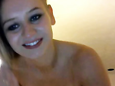 Девчонка засняла свои любовные приключения с двумя парнями