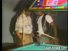 Анальный секс темнокожих геев на бильярдном столе после игры