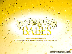 Лесбиянки делают друг дружке массаж и кончают мокрым оргазмом