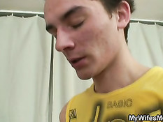 Жена пришла домой, когда её мамочка уже залезла на член мужа