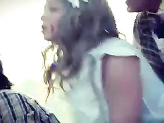 Девушка Алиса вспоминает свои приключения во время секс оргий