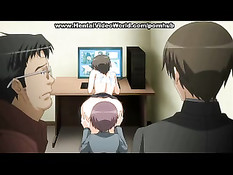 Задрав девчонке юбку он оттрахал её на рабочем столе в офисе