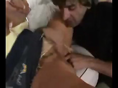 Британская мамочка делает минет и дрочит член большими сиськами