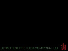 Победительница в этой лесбийской битве сможет оттрахать проигравшую