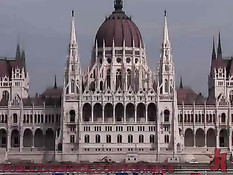 Связанную девку с повязкой на глазах оттрахали дилдо и страпоном