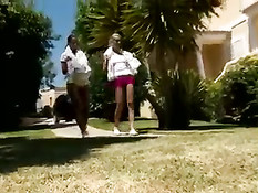 Кари и Лена думали на поляне заняться спортом, а получилось сексом