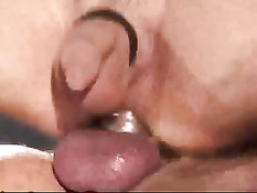 Папочка заставил парня сделать минет и поставив раком оттрахал