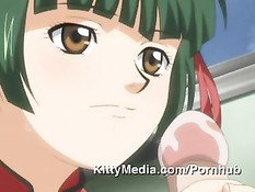 Девушка в красном платье отсасывает в поезде извращенцу в очках