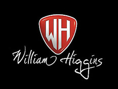 Парень отдыхал на кровати в надежде получить от приятеля минет