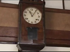 Молодая гувернантка ломалась не долго и отдалась молодому хозяину