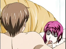 Молодой студент трахает на диване женщину с большими сиськами