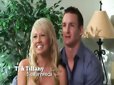 Семейные пары собрались на свинг в большом загородном доме