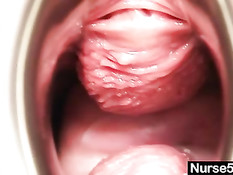 Грудастая медсестра Ирма вибратором мастурбирует волосатую киску