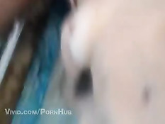 Три лесбиянки в бассейне наслаждаются фистингом и оральным сексом