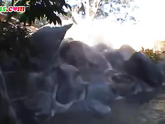 Японка закрыла глаза и громко стонала, когда в неё входил член