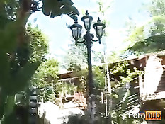 Улыбчивая девушка с маленькой грудью дрочит и сосёт мужику член