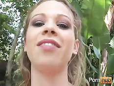 Улыбчивая девушка с маленькой грудью дрочит и сосёт мужику член